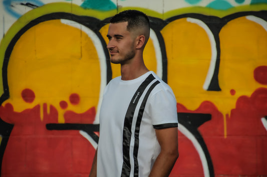 LVy T-Shirt mit Satinstreifen (weiß)