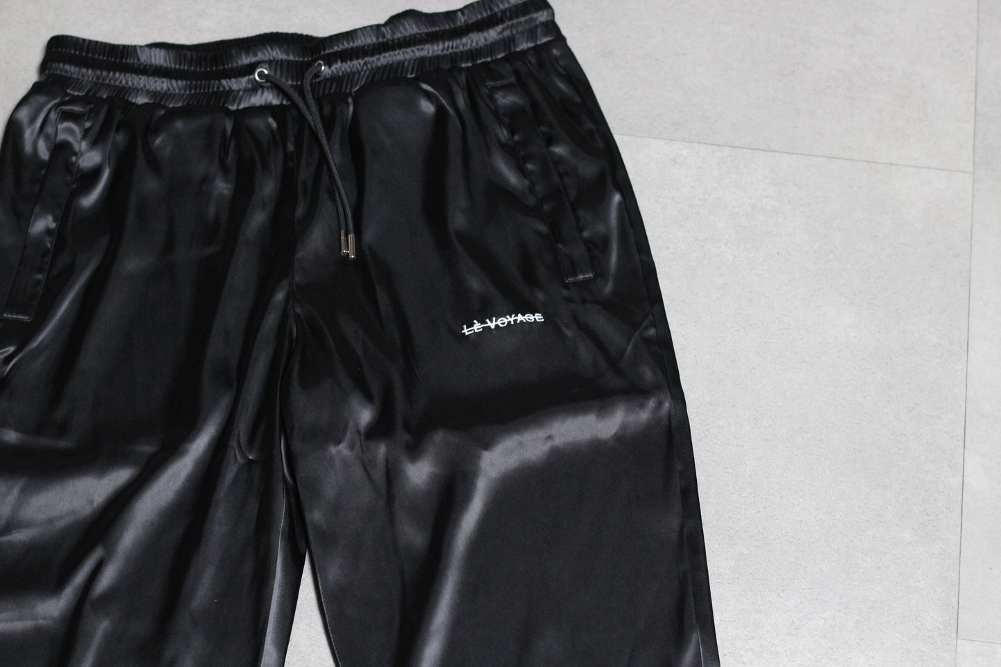 Satin Luxury Jogger - NEU