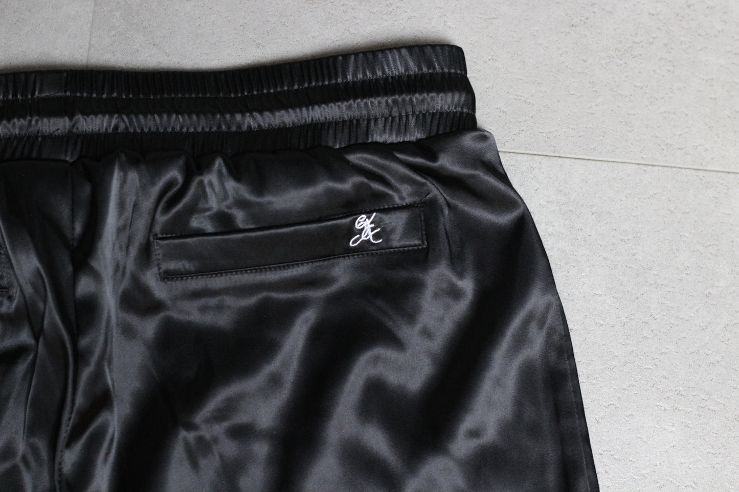 Satin Luxury Jogger - NEU