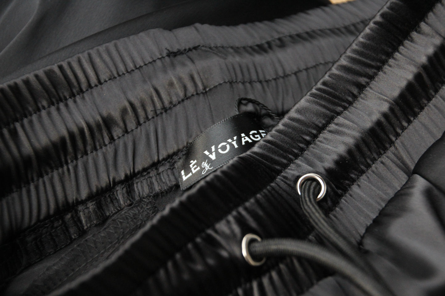 Satin Luxury Jogger - NEU